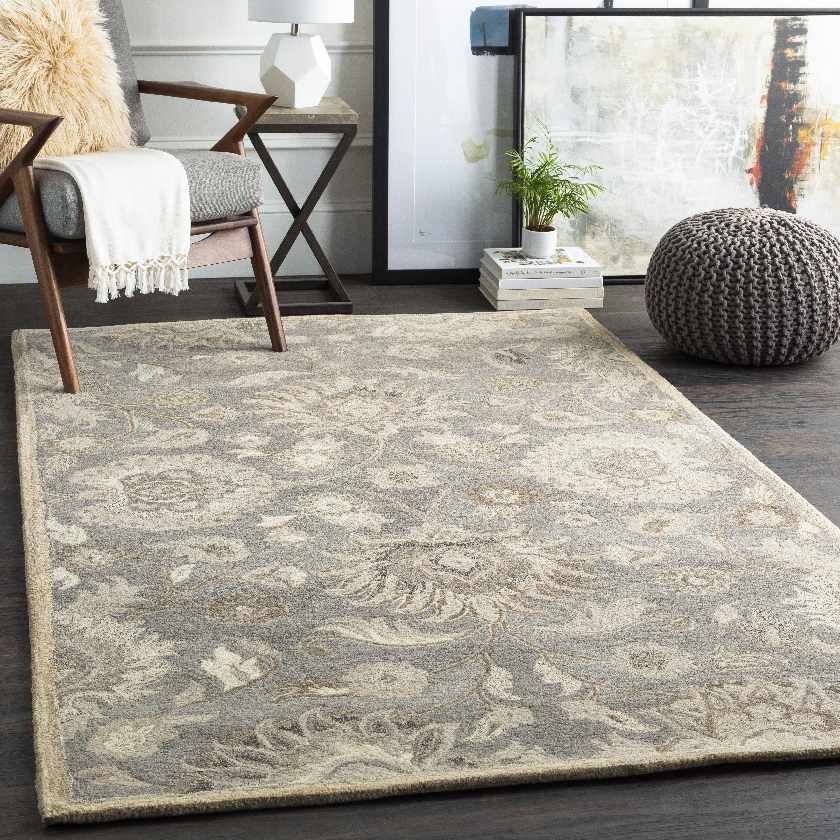 Macbarn Traditional Area Rug